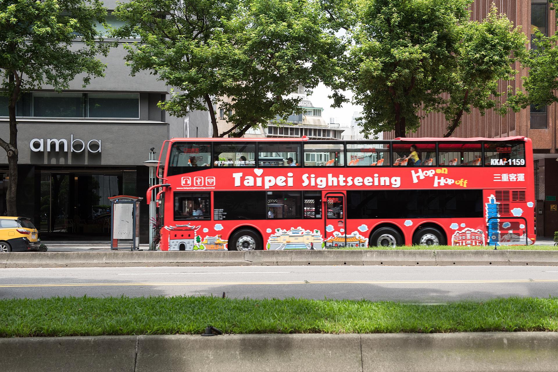 Taipei Double Decker Tour Bus Holiday Offer of amba Taipei Ximending Hotel 