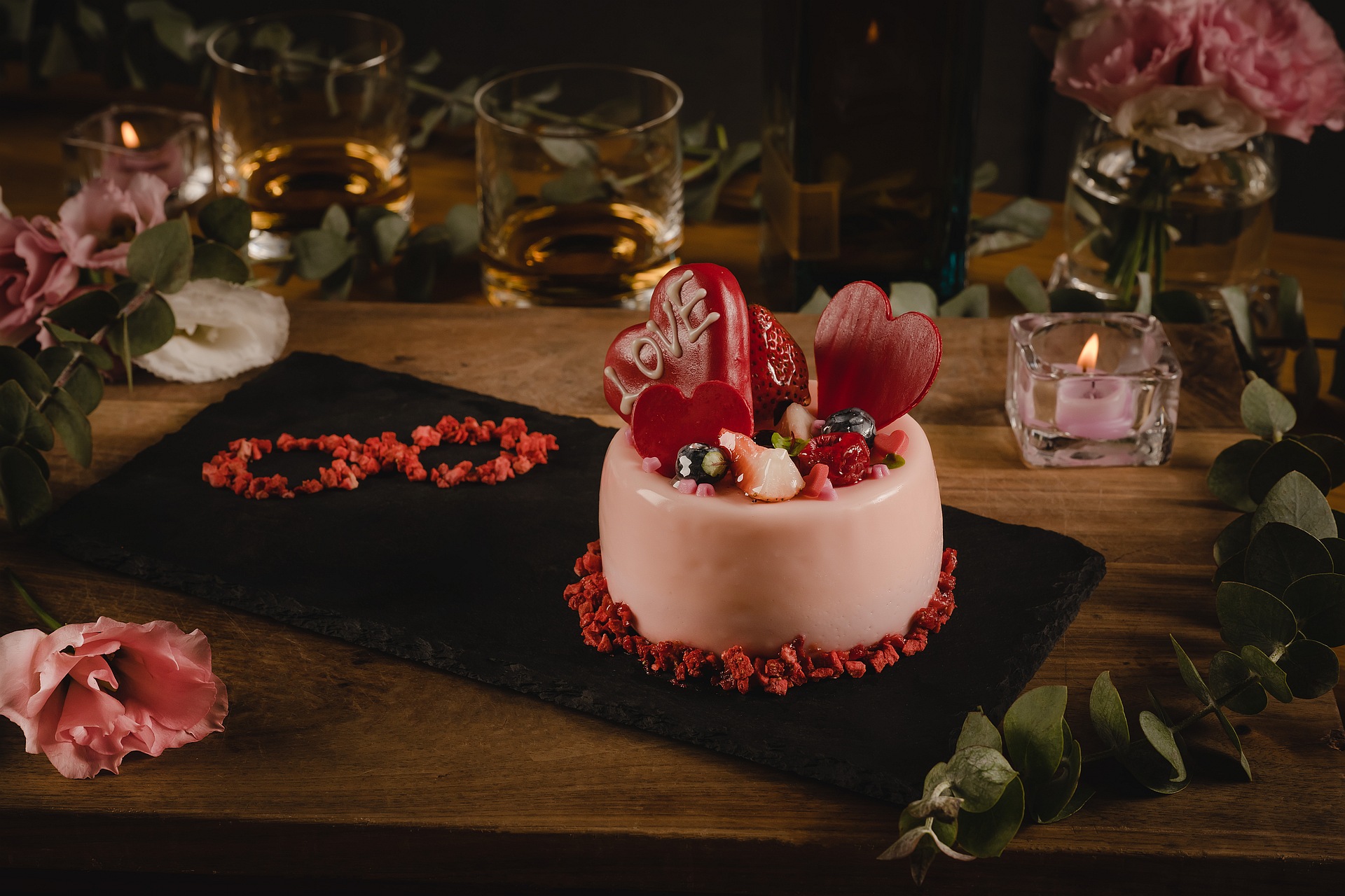 amba Taipei Songshan hotel Que restaurant 2022 Valentine's Day Infinity Love Raspberry Cake