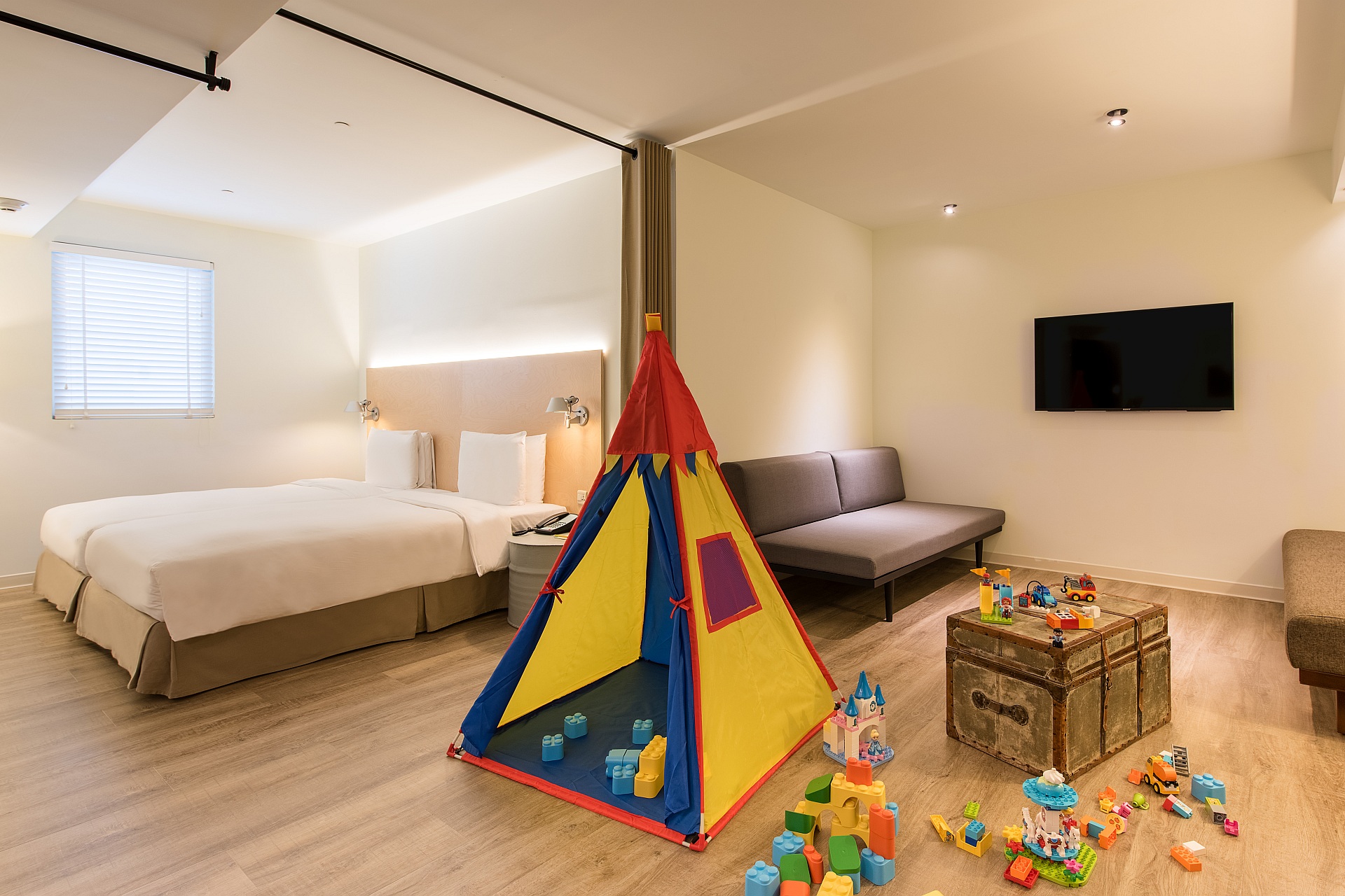 Family Holiday with Free Breakfast Offer of amba Taipei Ximending Hotel 