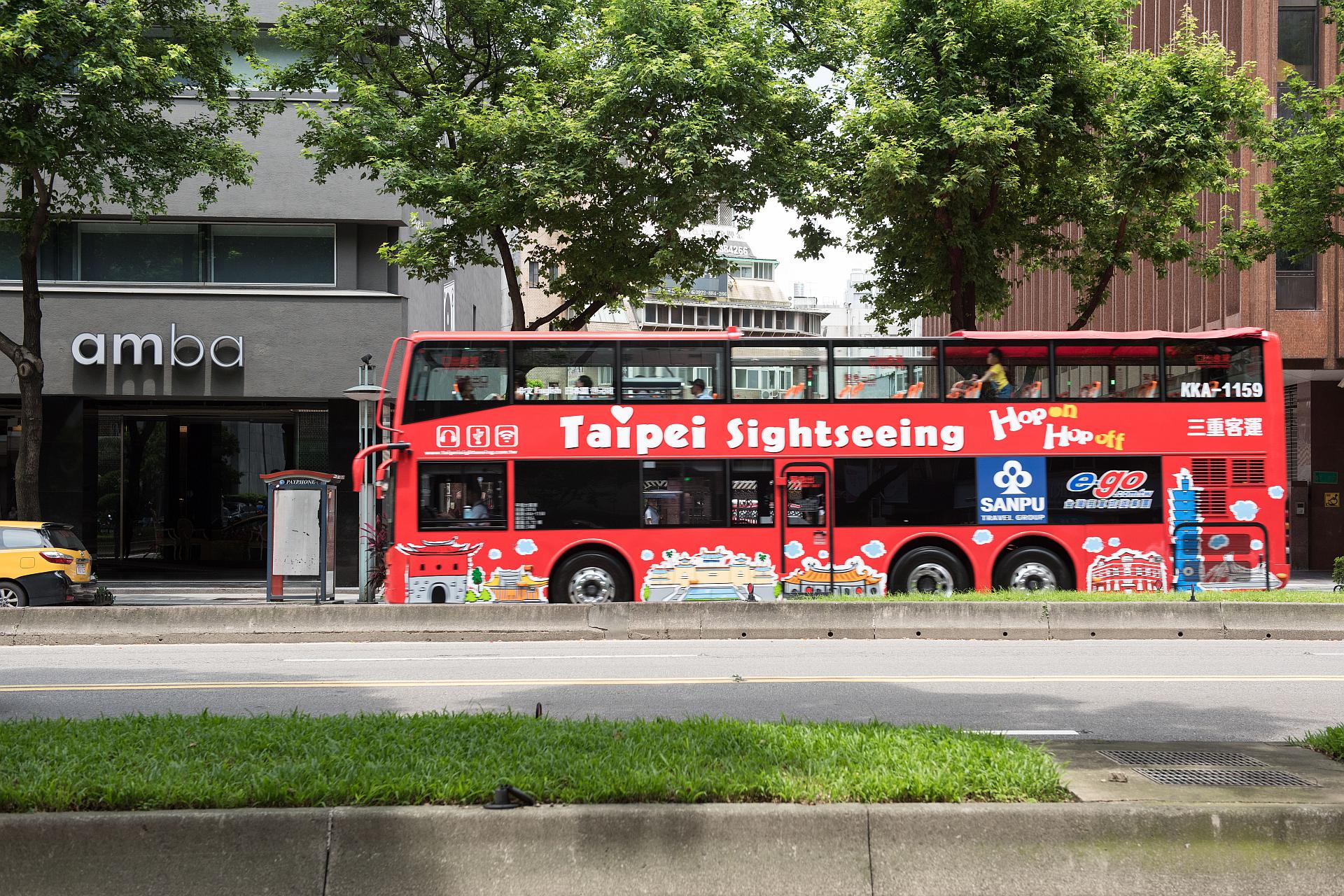 Taipei Double-Decker Tour Bus Holiday Offer of amba Taipei Zhongshan Hotel 